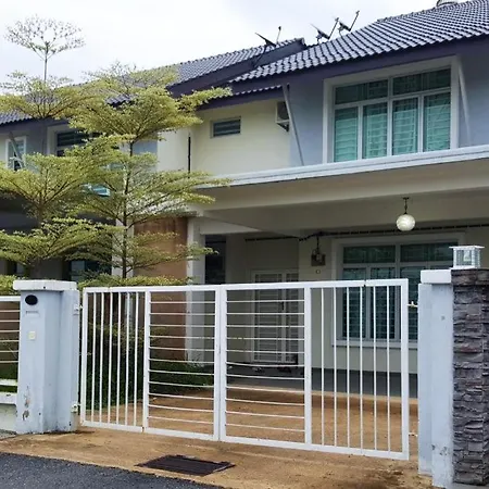 Anugerah Homestay Islam Ayer Keroh, 4 Bilik Tidur & 4 Bilik Air